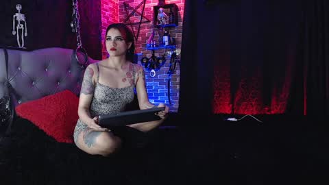 Snapshot of samantha_abrill chatting on 01/15/25, 12:41 Samantha and Victor online show from 01/15/25, 12:41