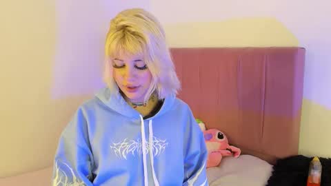 Snapshot of samantha_browwnn chatting on 12/17/25, 03:34 samantha_browwnn online show from 12/17/25, 03:34