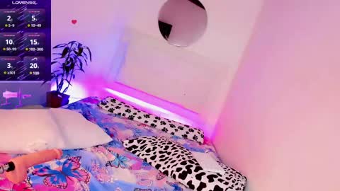 Snapshot of samantha_duke66 chatting on 12/29/24, 10:56 samantha_duke66 online show from 12/29/24, 10:56