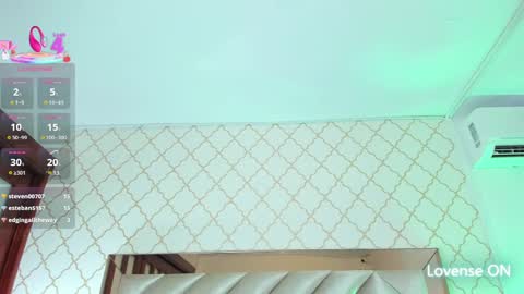 Snapshot of samantha_duque11 chatting on 02/19/25, 07:39 Samantha online show from 02/19/25, 07:39