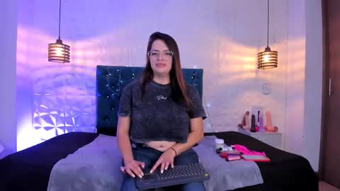 Snapshot of samantha_foxyy chatting on 03/16/26, 10:52 samantha_foxyy online show from 03/16/26, 10:52