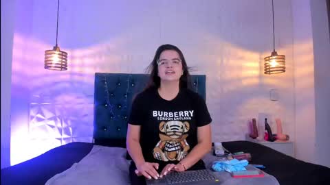 Snapshot of samantha_foxyy chatting on 04/19/26, 11:42 samantha_foxyy online show from 04/19/26, 11:42