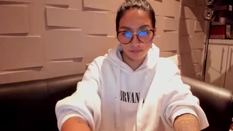 Samantha online show from 01/03/25, 11:01