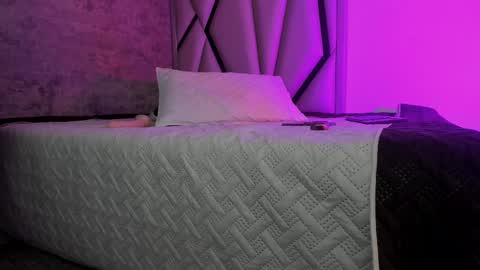 samantha_scottt online show from 10/18/25, 09:10