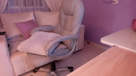 samantha_thompsoon online show from 07/06/26, 10:56