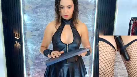 Samantha online show from 10/31/25, 11:44