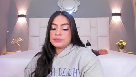  Samanthaa online show from 11/12/25, 12:05