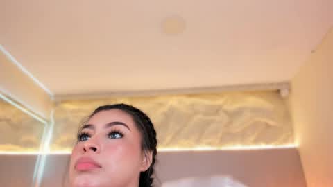 Snapshot of samanthaa_22_ chatting on 06/09/26, 11:22 Samanthaa online show from 06/09/26, 11:22