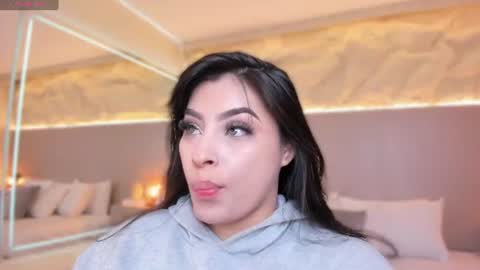 Snapshot of samanthaa_22_ chatting on 06/14/26, 11:45 Samanthaa online show from 06/14/26, 11:45