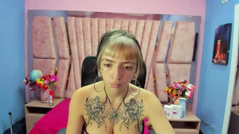 Snapshot of samanthaa_smitth chatting on 09/26/25, 03:43 Samantha Smitth online show from 09/26/25, 03:43