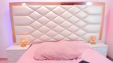 Sweet Samantha   online show from 02/25/25, 11:00