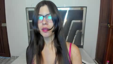 Snapshot of samanthahill_ chatting on 03/25/26, 08:15 samanthahill_ online show from 03/25/26, 08:15