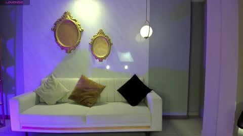 Samantha Klein online show from 10/22/25, 03:29