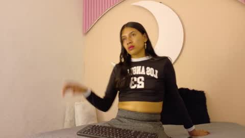 Snapshot of samanthalaurent chatting on 06/04/26, 07:53 samanthalaurent online show from 06/04/26, 07:53