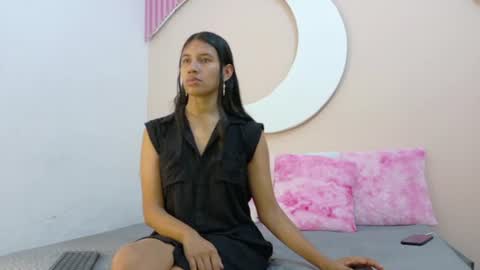 Snapshot of samanthalaurent chatting on 06/18/26, 07:29 samanthalaurent online show from 06/18/26, 07:29