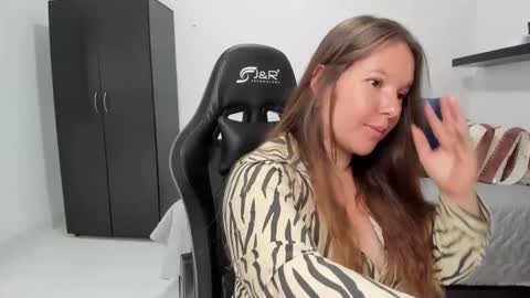 Samantha samy online show from 09/28/25, 07:52