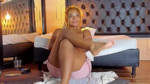 Alejandra  online show from 03/04/25, 05:56