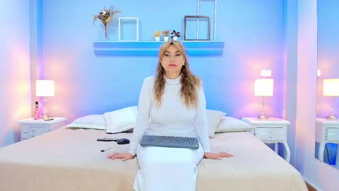 Snapshot of samanthamilf__ chatting on 02/11/25, 01:31 Samanta online show from 02/11/25, 01:31