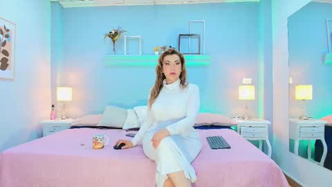 Snapshot of samanthamilf__ chatting on 03/08/25, 09:50 Samanta online show from 03/08/25, 09:50