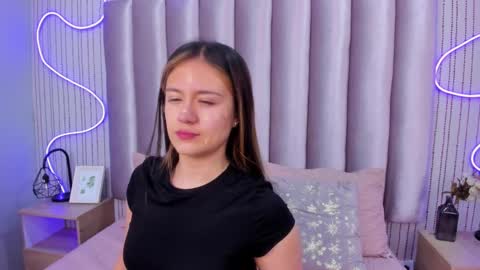 Snapshot of samanthapeachs chatting on 11/11/25, 11:43 Alejandra online show from 11/11/25, 11:43