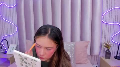 Snapshot of samanthapeachs chatting on 11/19/25, 11:43 Alejandra online show from 11/19/25, 11:43