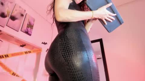 samanttamilf online show from 10/30/25, 11:27