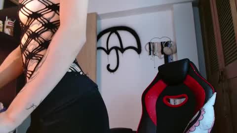 Snapshot of samantx chatting on 02/27/25, 11:26 lil sam online show from 02/27/25, 11:26