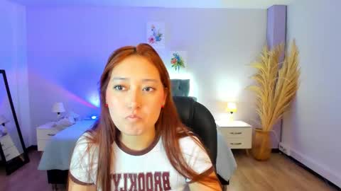 samara_hilton_2 online show from 09/24/25, 08:12