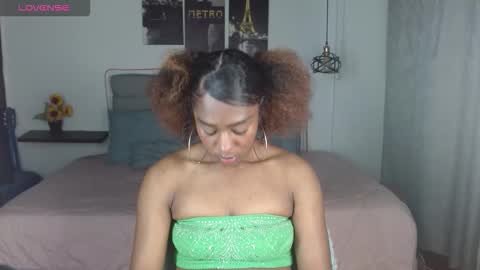 samara_roxx online show from 11/16/25, 03:12