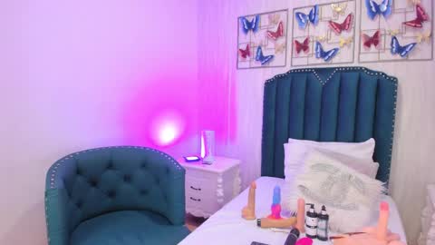 Snapshot of samara_warren chatting on 02/11/25, 02:46 Samara Warren online show from 02/11/25, 02:46