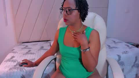 Snapshot of samaraa_smith1 chatting on 04/18/26, 12:20 samaraa_smith1 online show from 04/18/26, 12:20