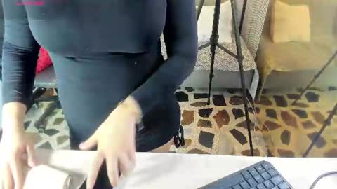 Snapshot of samaraanders chatting on 06/18/26, 04:57 Samara online show from 06/18/26, 04:57