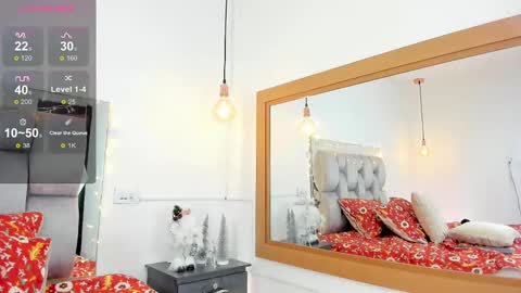 Snapshot of samarawells_ chatting on 12/23/24, 11:39 Samara Wells online show from 12/23/24, 11:39