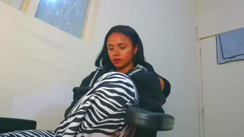 Snapshot of samary_thomas chatting on 03/15/26, 01:11 samary thomas online show from 03/15/26, 01:11