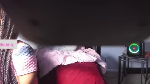 Snapshot of samatha1998 chatting on 11/20/25, 05:51 Yaya online show from 11/20/25, 05:51