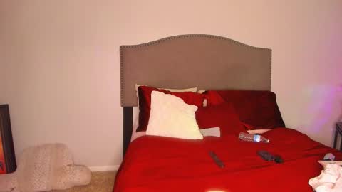 Snapshot of samatha1998 chatting on 11/25/25, 05:40 Yaya online show from 11/25/25, 05:40