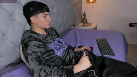 Snapshot of samblack_ chatting on 04/17/26, 01:03 Sam online show from 04/17/26, 01:03