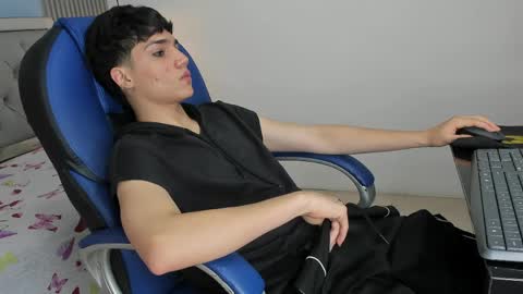 Snapshot of samblack_ chatting on 04/20/26, 09:38 Sam online show from 04/20/26, 09:38