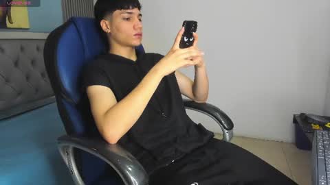 Snapshot of samblack_ chatting on 06/15/26, 04:09 Sam online show from 06/15/26, 04:09