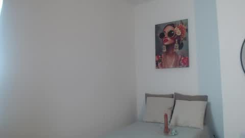 Snapshot of samgomez_ chatting on 04/28/26, 02:11 Samantha online show from 04/28/26, 02:11