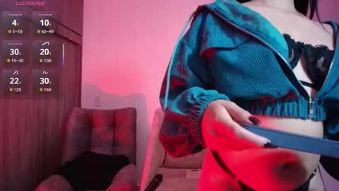 Snapshot of sami_cooper1 chatting on 10/11/25, 04:01 sami online show from 10/11/25, 04:01