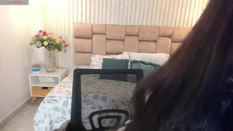 Snapshot of sami_eva chatting on 09/11/25, 10:59 Samanta online show from 09/11/25, 10:59