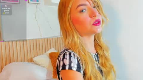 Snapshot of sami_lovee_ chatting on 04/11/26, 11:42 Samanta online show from 04/11/26, 11:42