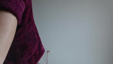 Snapshot of sami_ortiz chatting on 11/03/25, 09:27 samamtha online show from 11/03/25, 09:27