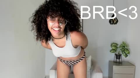 Snapshot of samie_mury chatting on 11/06/25, 03:29 Samie Mury online show from 11/06/25, 03:29