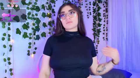 Snapshot of samii_evans chatting on 11/26/25, 06:25 samii evans online show from 11/26/25, 06:25