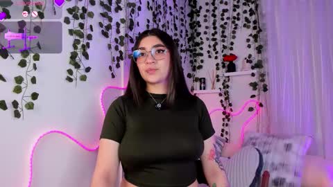 Snapshot of samii_evans chatting on 03/22/26, 07:23 samii evans online show from 03/22/26, 07:23