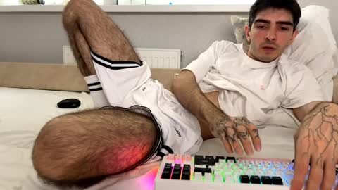 Snapshot of samiliken chatting on 04/04/26, 01:19 Sam online show from 04/04/26, 01:19