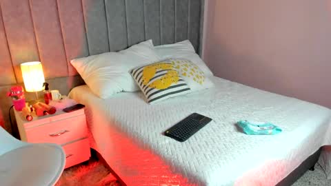 Samira Malek online show from 04/02/26, 12:58