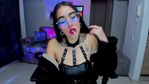 Snapshot of samismith77 chatting on 07/15/26, 11:54 SARA online show from 07/15/26, 11:54